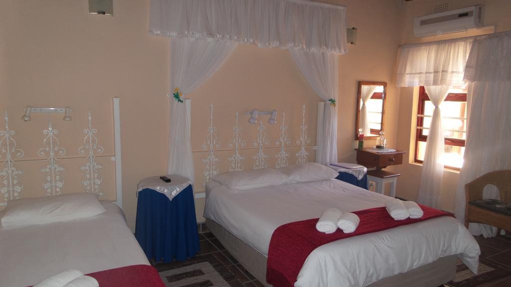 Sir Lambert'S Guesthouse Lambertʼs Bay Habitación foto